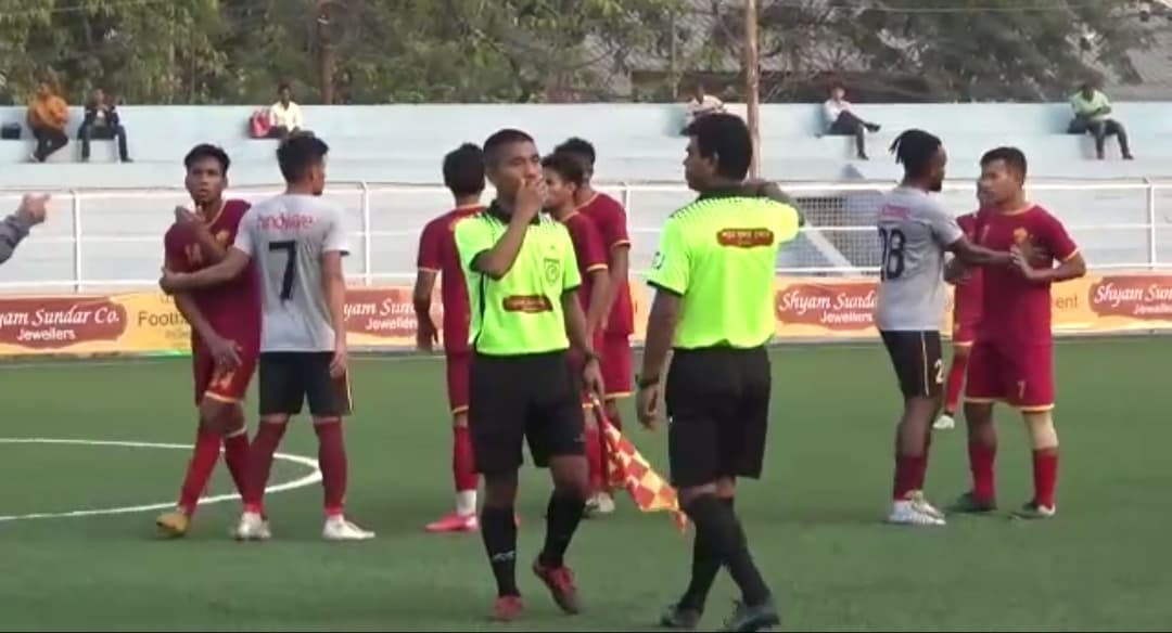 ফরওয়ার্ড ক্লাব লালবাহাদুরের মধ্যে মারামারি